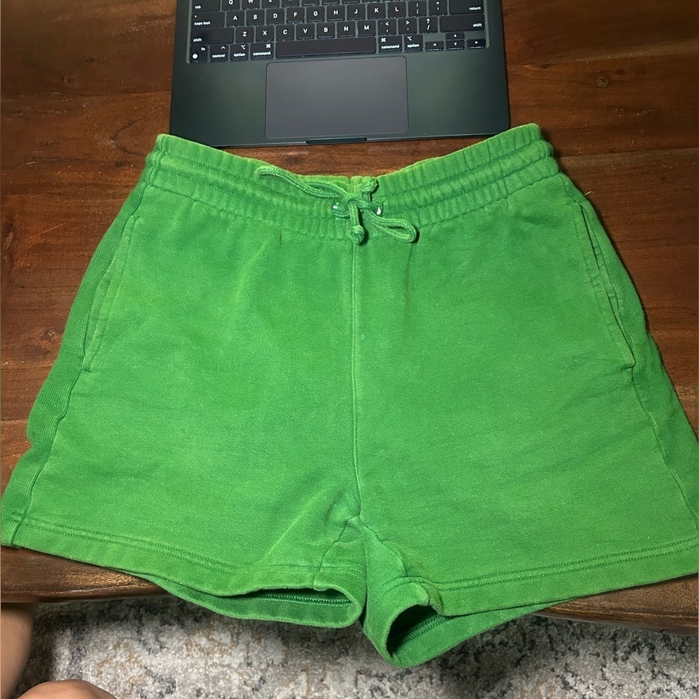 Aritzia TNA Cozy Fleece Boyfriend Shorts size Small